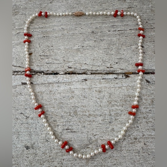 Vintage Jewelry - Vintage Genuine Pearl Coral And 14k Clasp Necklace